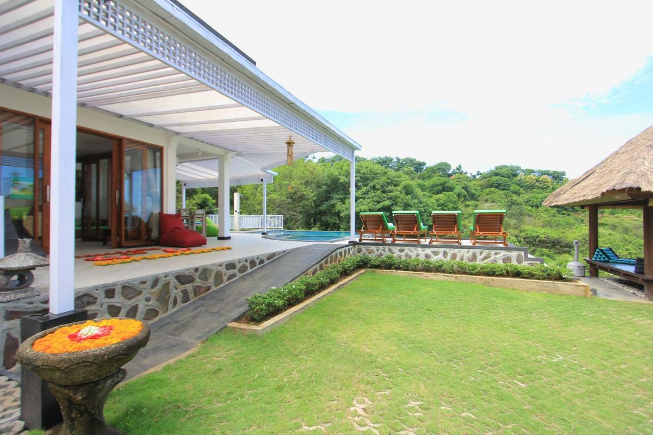 Villa Rinisha Rumah Senja Temukus Lovina Buitenkant foto
