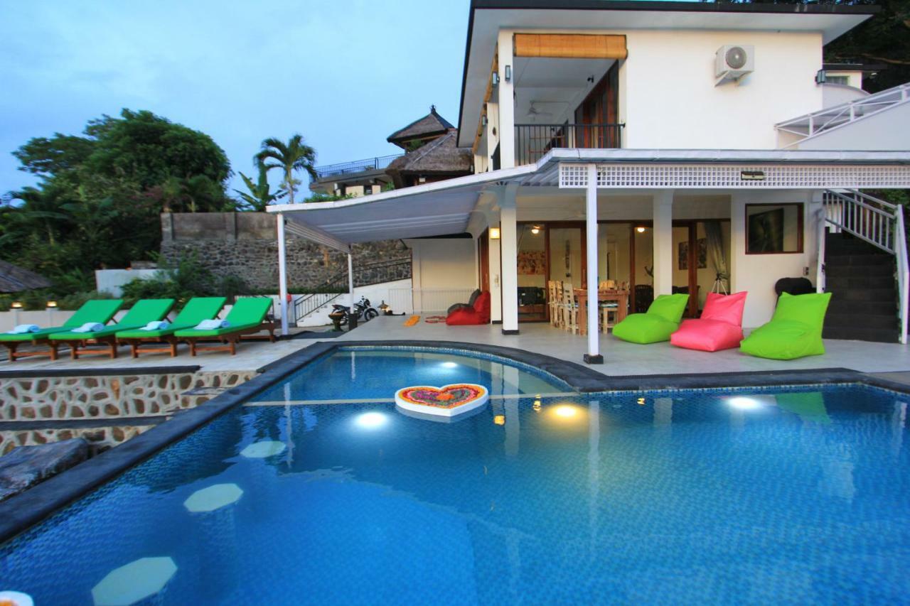 Villa Rinisha Rumah Senja Temukus Lovina Buitenkant foto