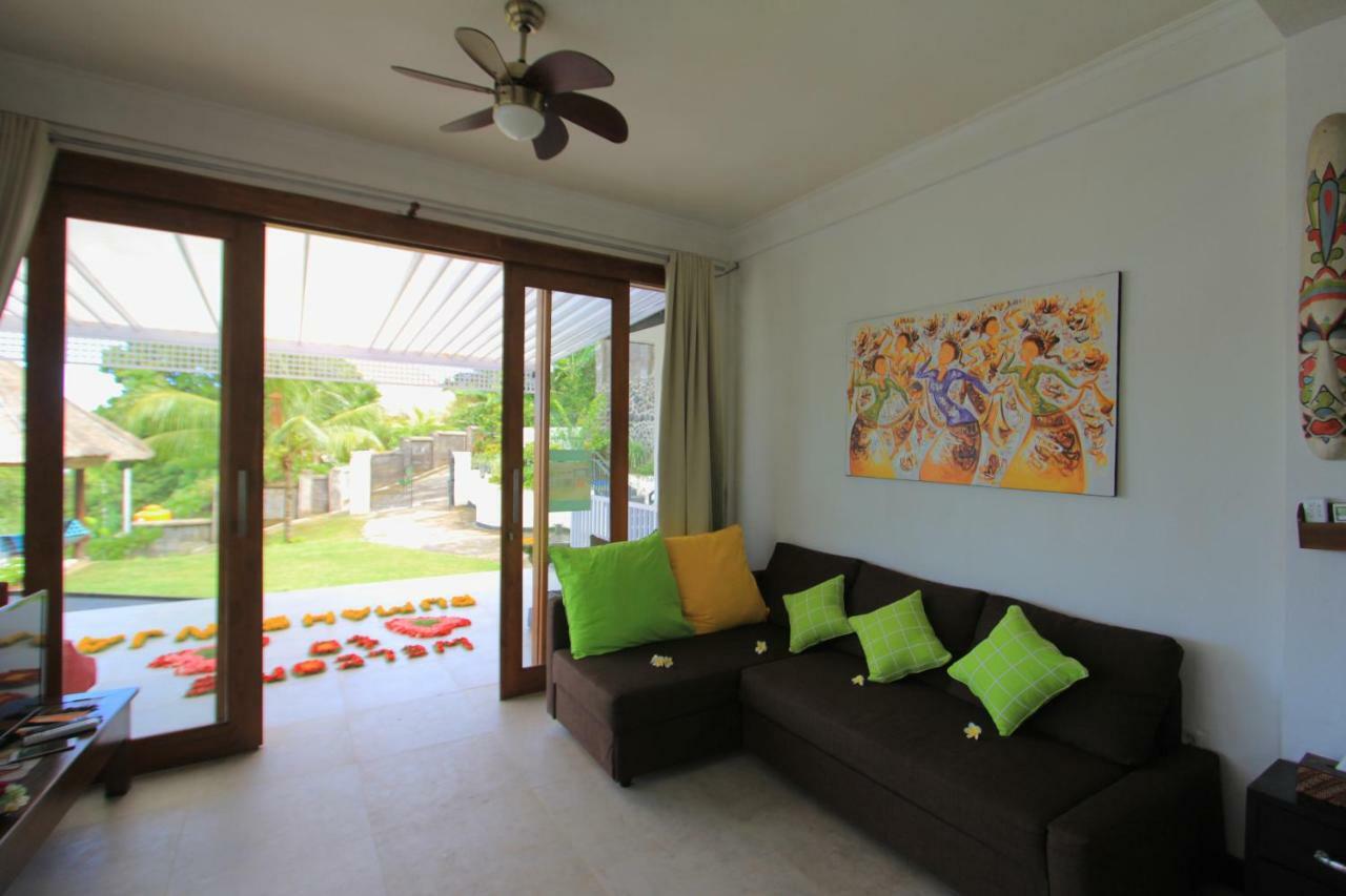 Villa Rinisha Rumah Senja Temukus Lovina Buitenkant foto