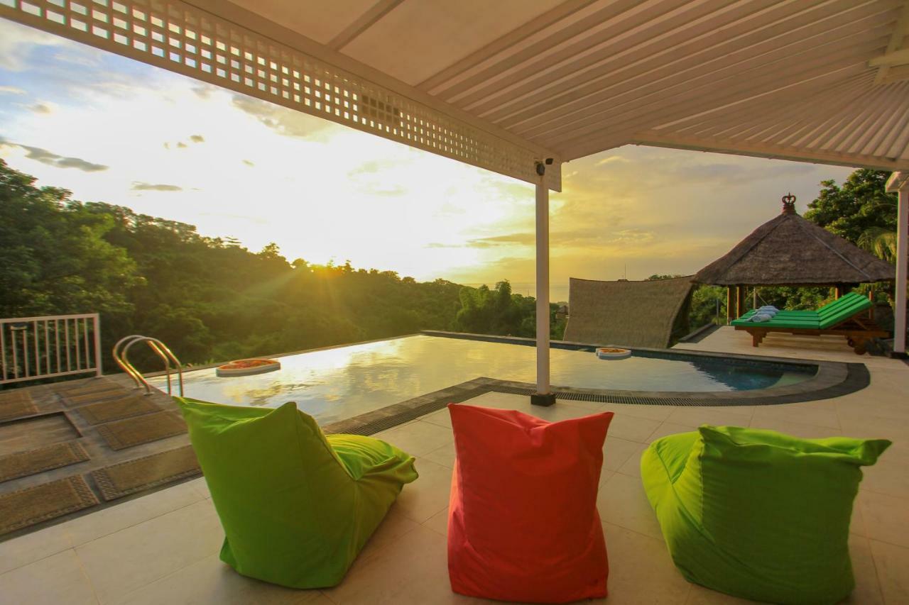 Villa Rinisha Rumah Senja Temukus Lovina Buitenkant foto