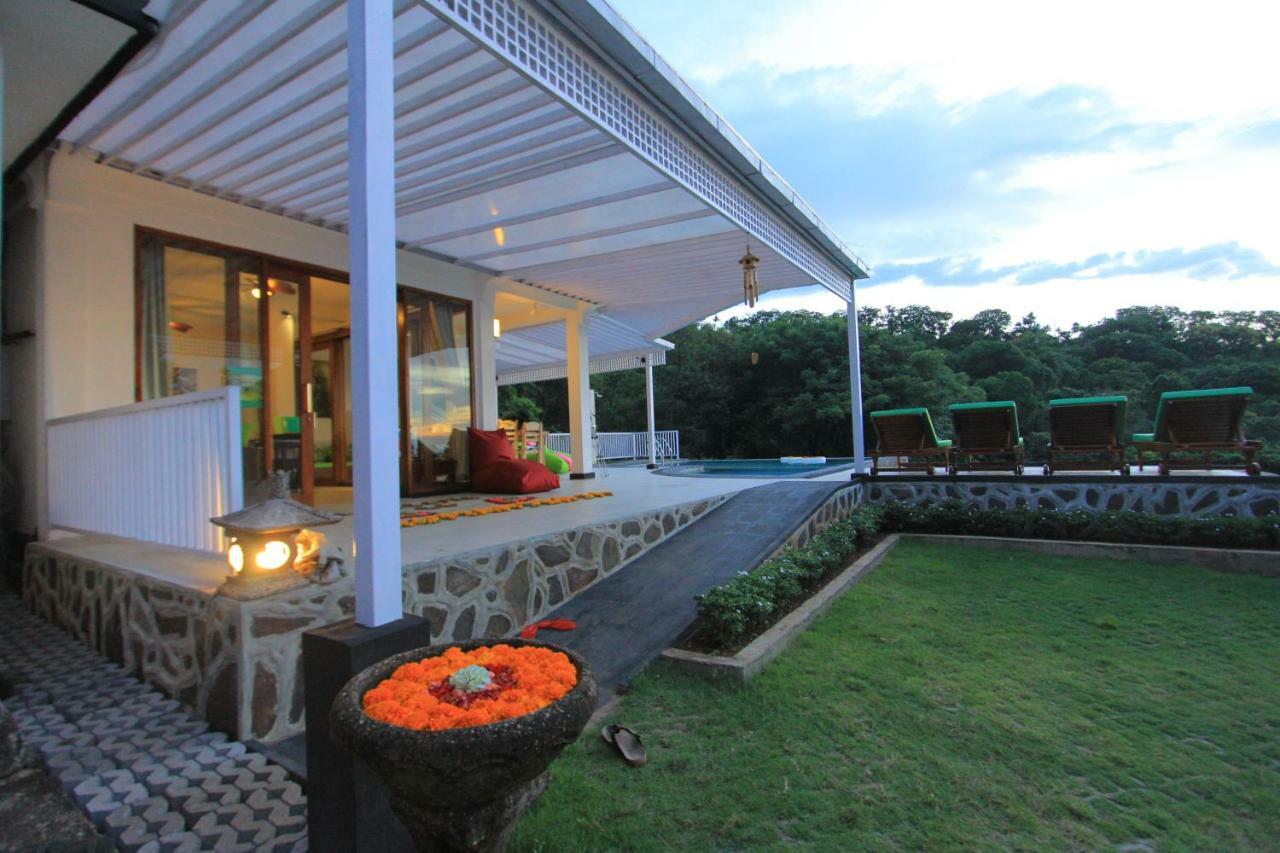 Villa Rinisha Rumah Senja Temukus Lovina Buitenkant foto