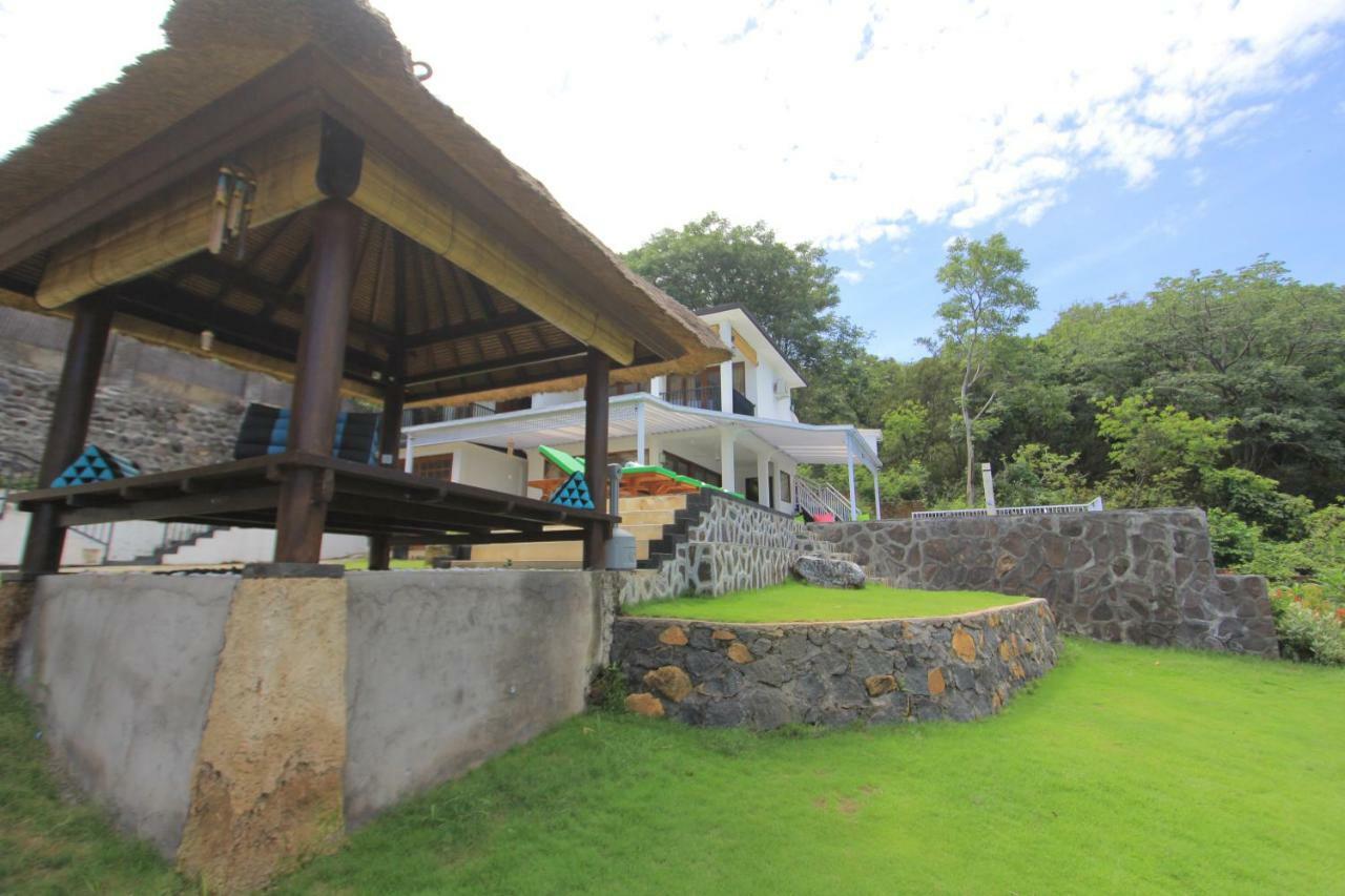 Villa Rinisha Rumah Senja Temukus Lovina Buitenkant foto