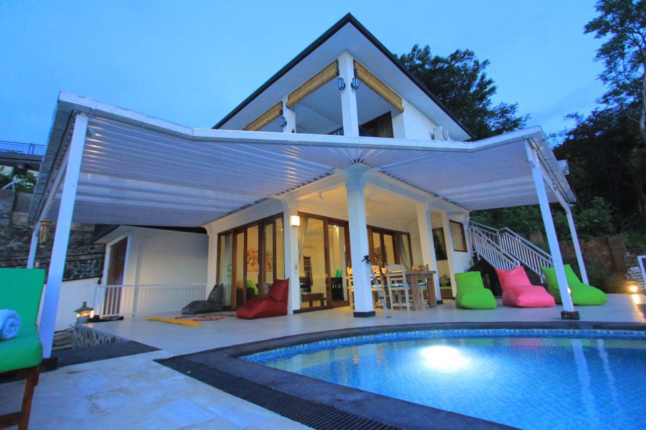 Villa Rinisha Rumah Senja Temukus Lovina Buitenkant foto